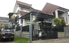 Villa Pesanggrahan Kusuma Batu